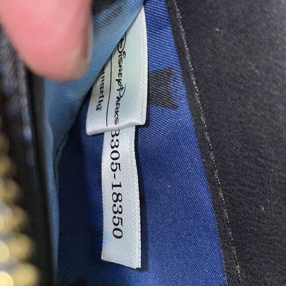 Lounge Fly Wallet Disney Parks NWT Snack Treats Food Zip Continental Wallet HTF - Picture 16 of 17